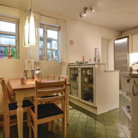 Three-bedroom Holiday In Casa vacanze