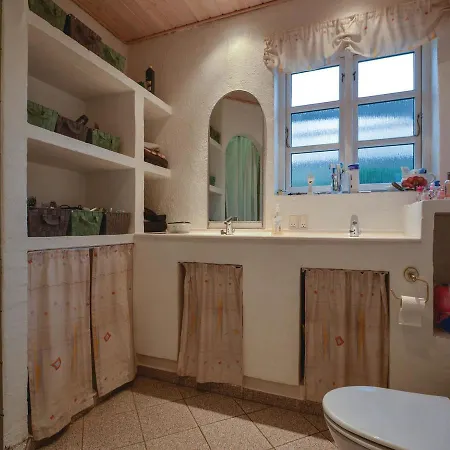 Three-bedroom Holiday In Casa vacanze